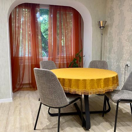 Spacious Dinamo Apartment Tbilisi Bagian luar foto