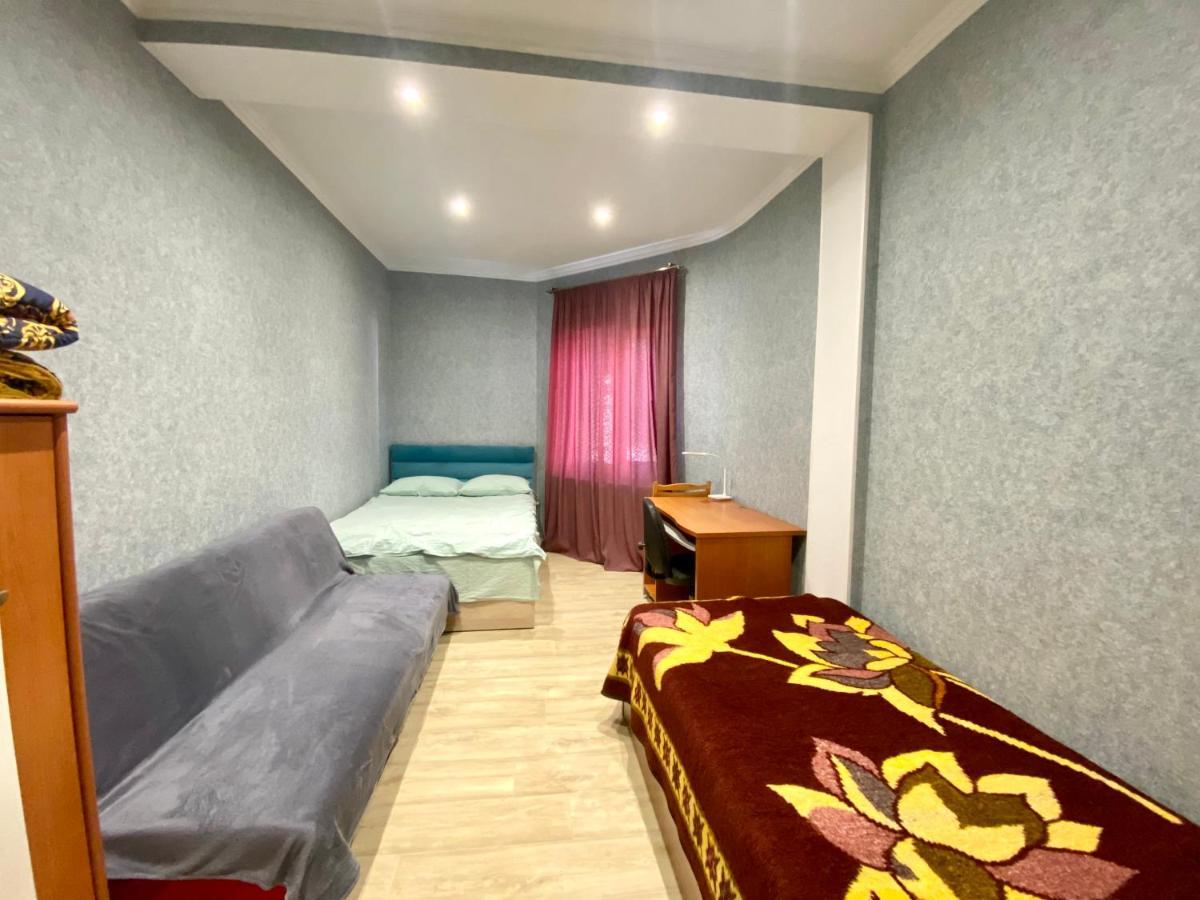 Spacious Dinamo Apartment Tbilisi Bagian luar foto